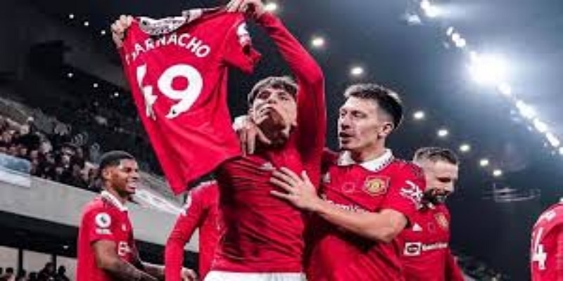 滕哈格的战术魔法：尊龙娱乐解析换人背后的艺术-尊龙娱乐