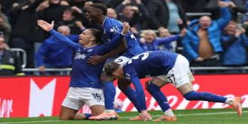 争议进球背后的前锋智慧与心理博弈-尊龙娱乐