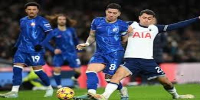 战术对决：波切蒂诺的快速反击 vs 马雷斯卡的控球哲学 - 尊龙娱乐